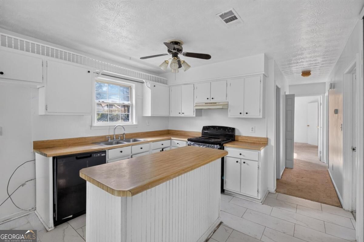 150 Woodcrest Way Property Photo 9