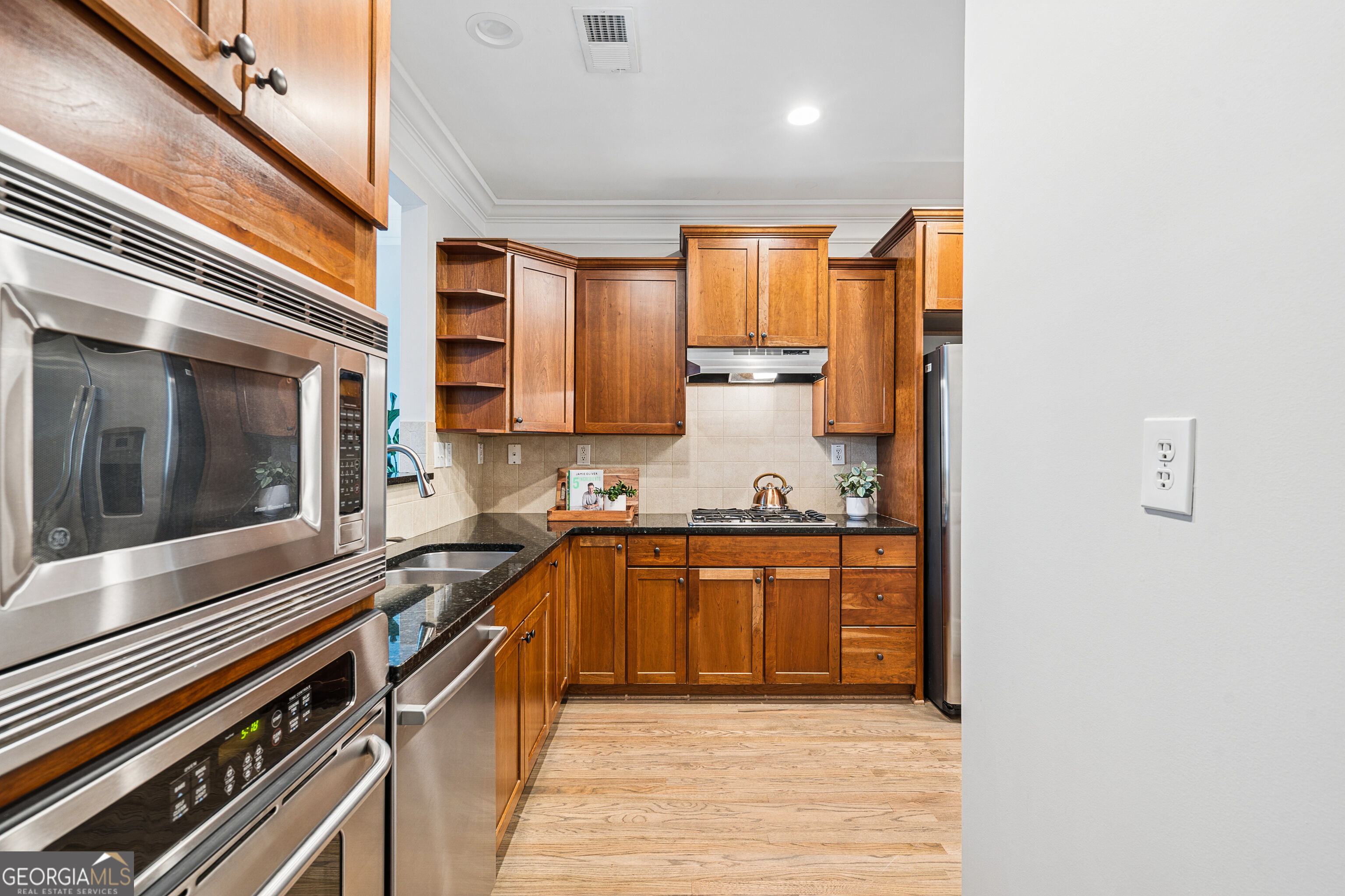 6 Oakhurst Terrace Property Photo 8