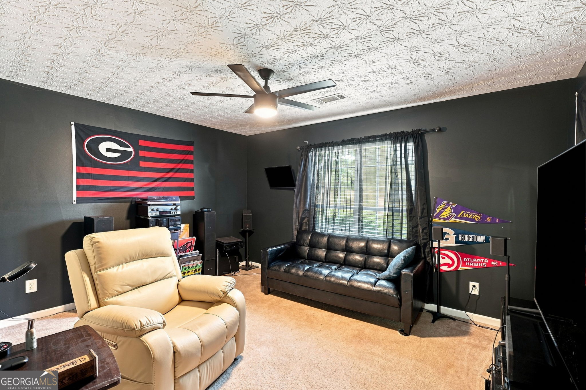 212 Vernon Walk Property Photo 12