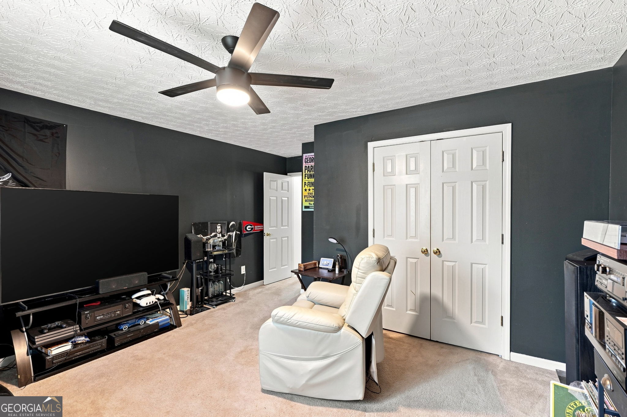 212 Vernon Walk Property Photo 13