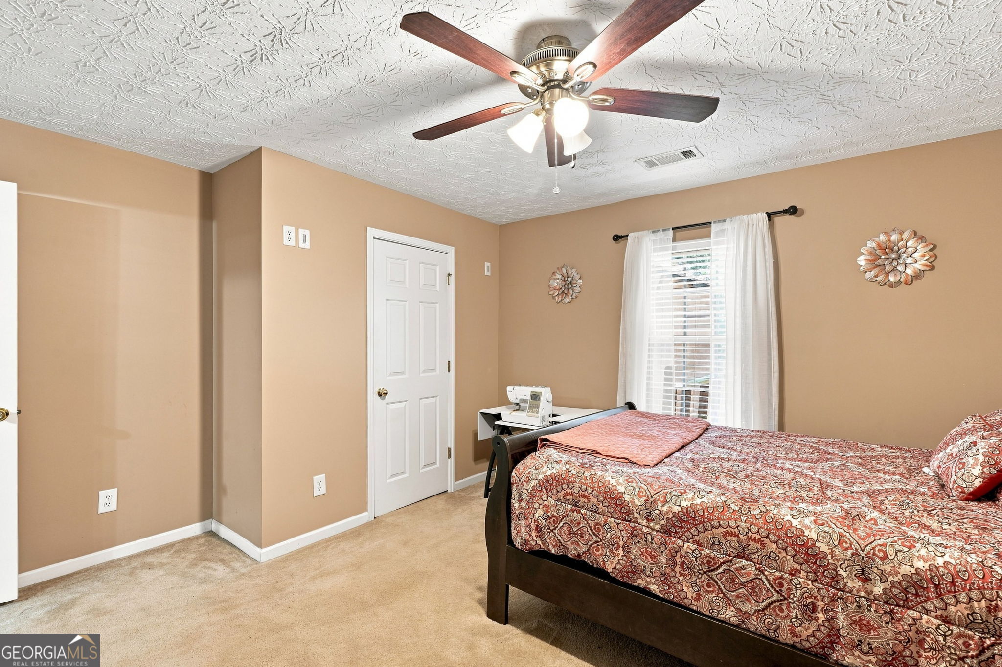 212 Vernon Walk Property Photo 18