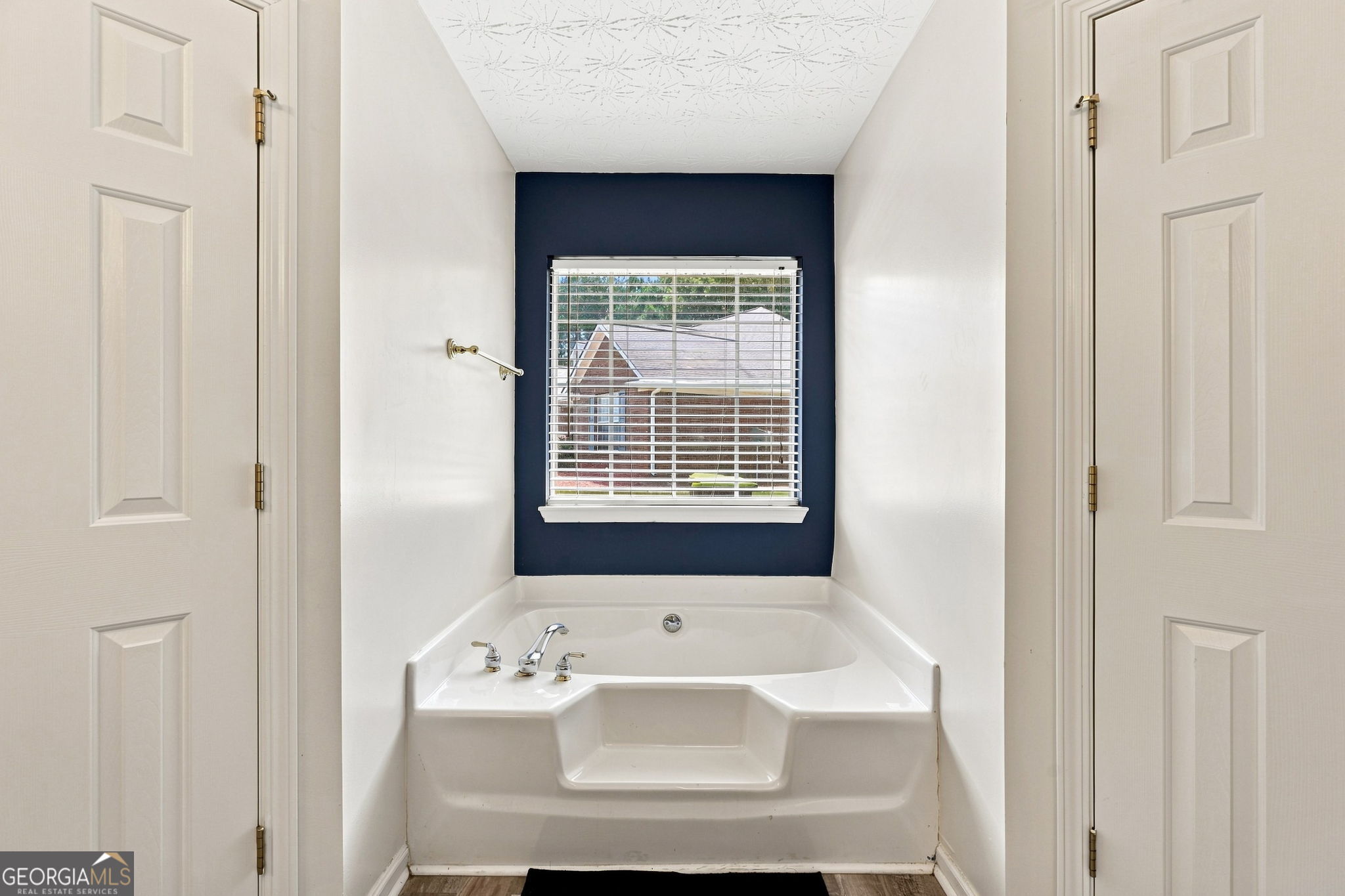 212 Vernon Walk Property Photo 22