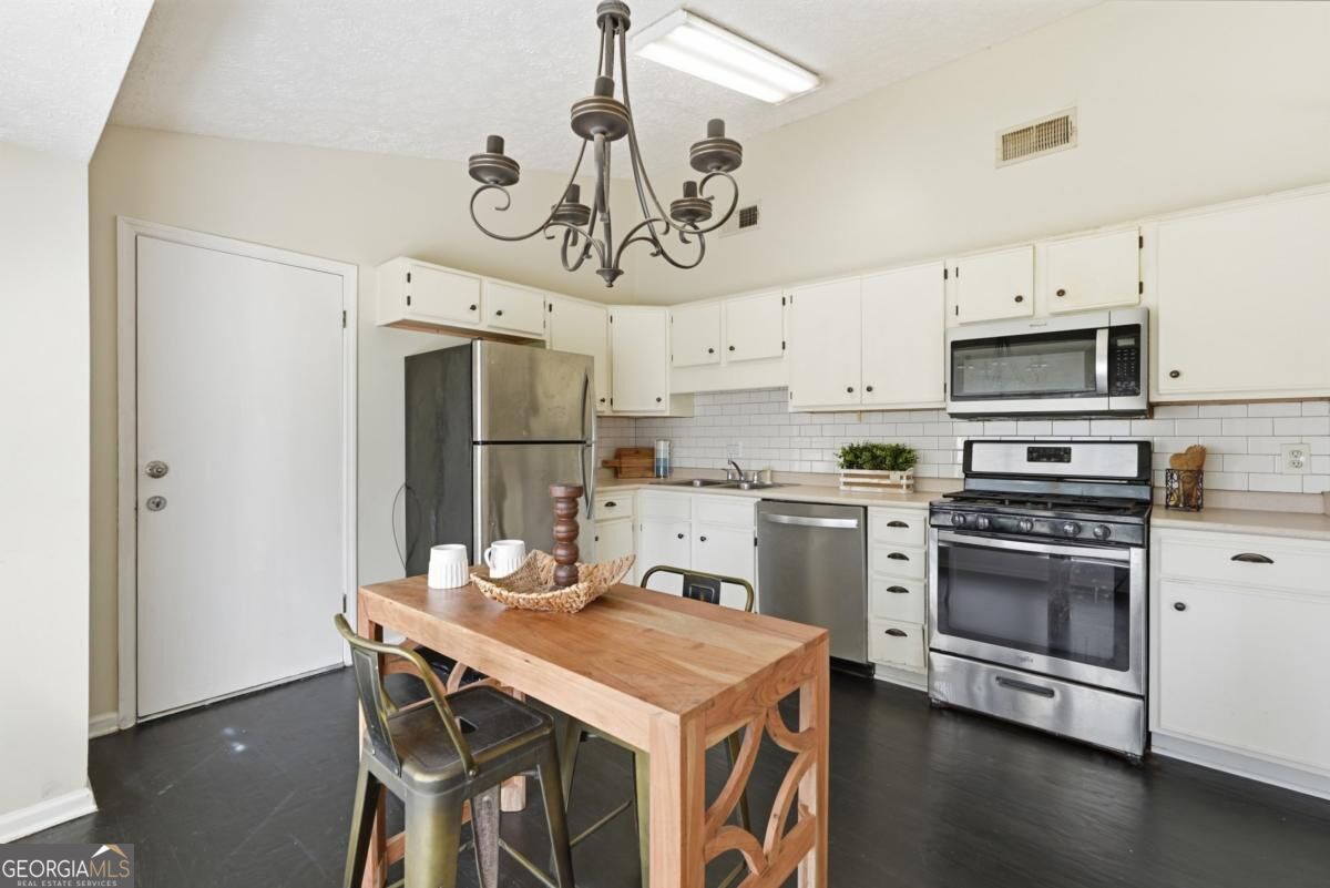 2 E White Hawthorne Drive Property Photo 11