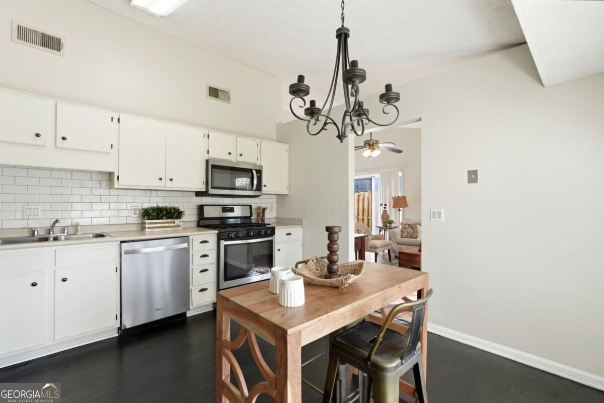 2 E White Hawthorne Drive Property Photo 13