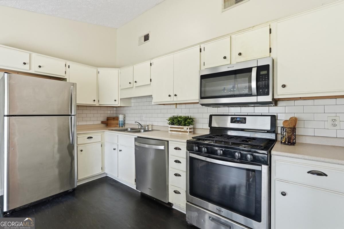 2 E White Hawthorne Drive Property Photo 15