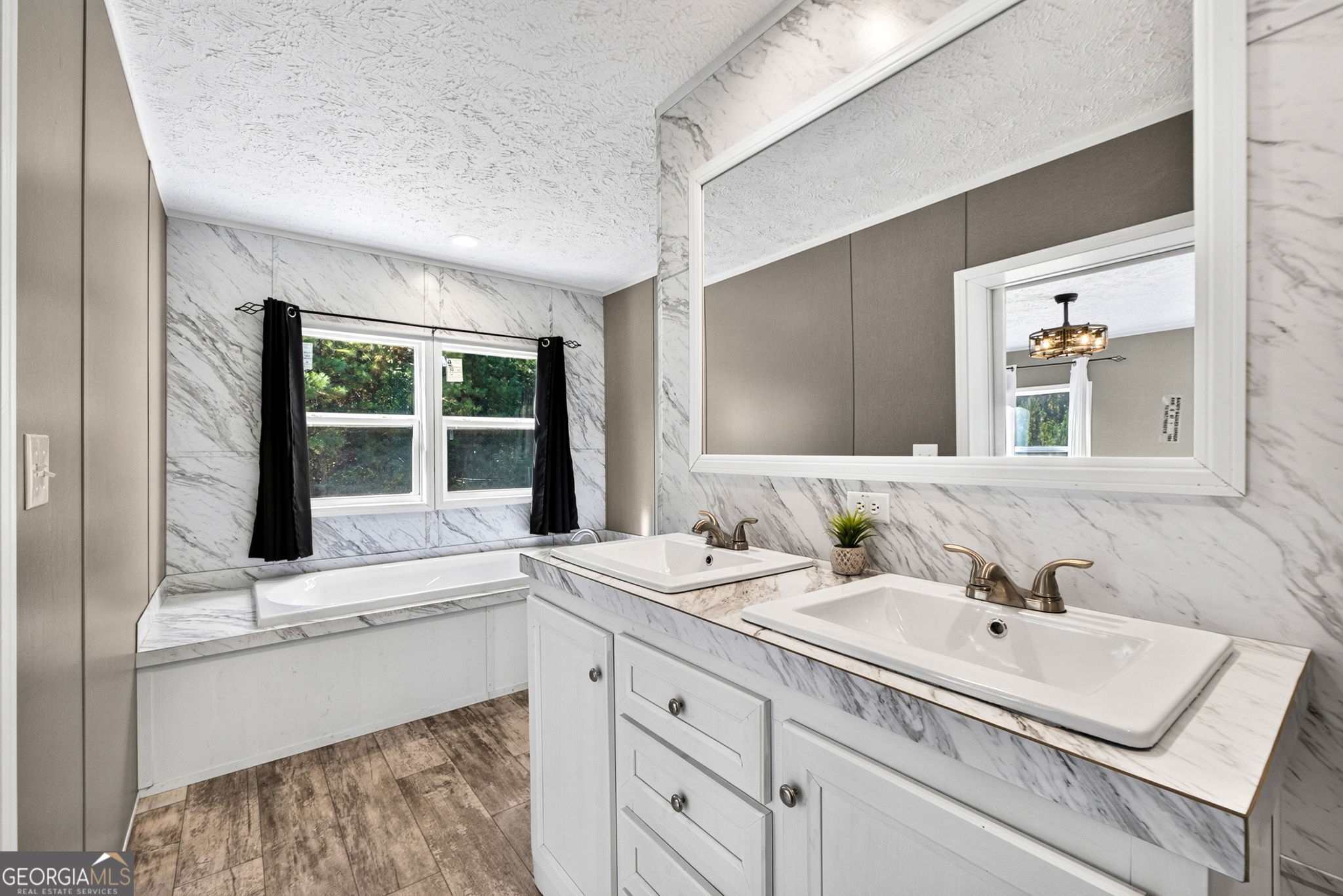 1750 Oakland Road Property Photo 15