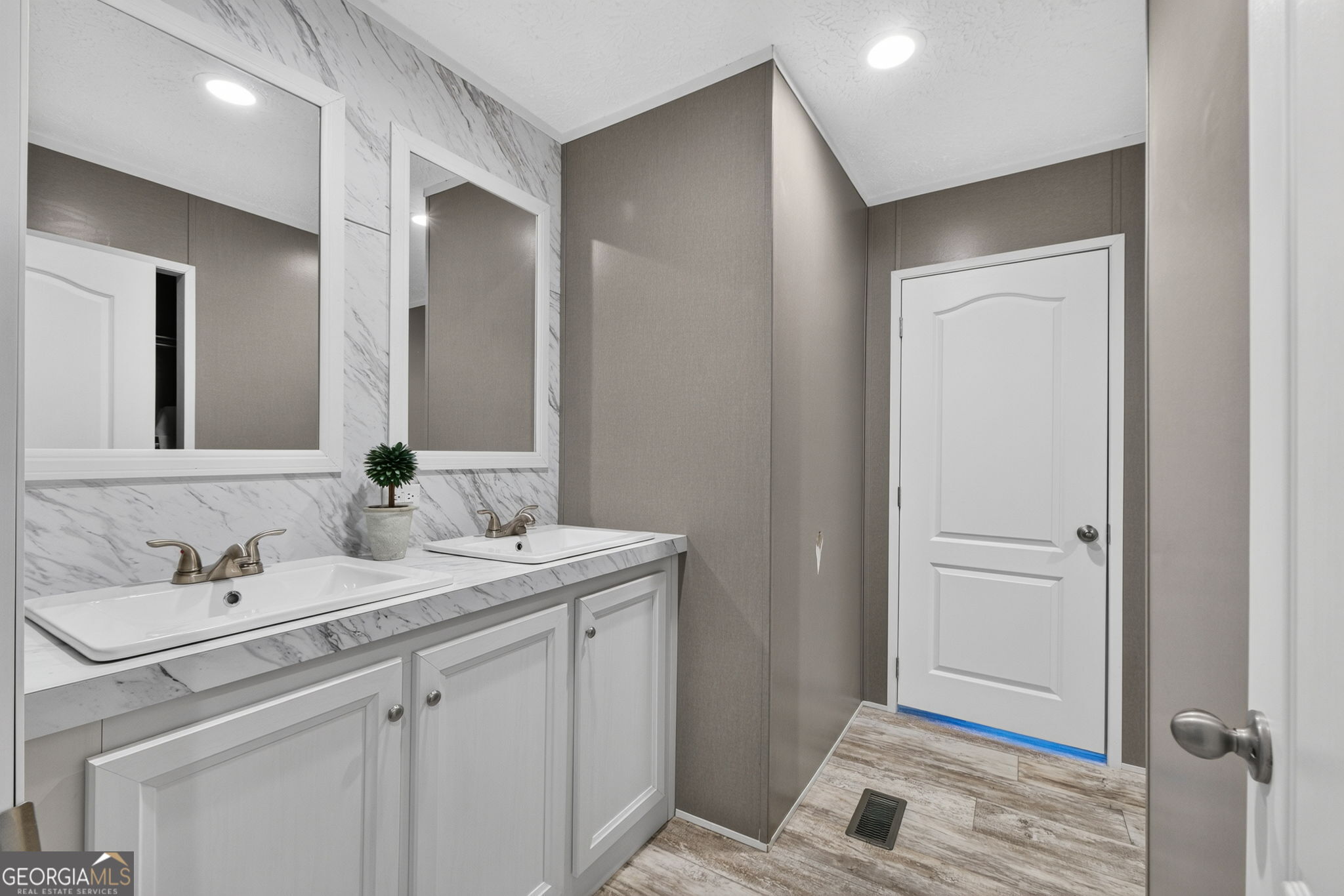 1750 Oakland Road Property Photo 22