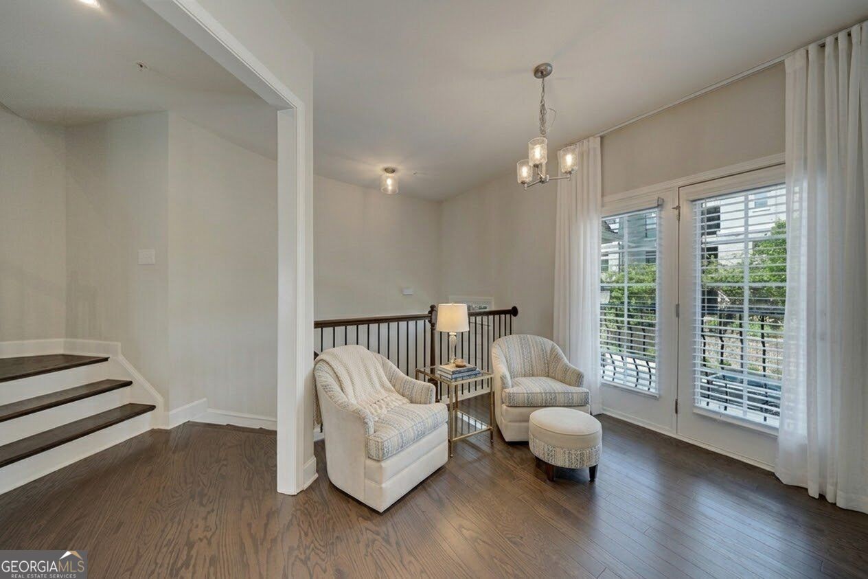 327 Hudson Way Property Photo 5