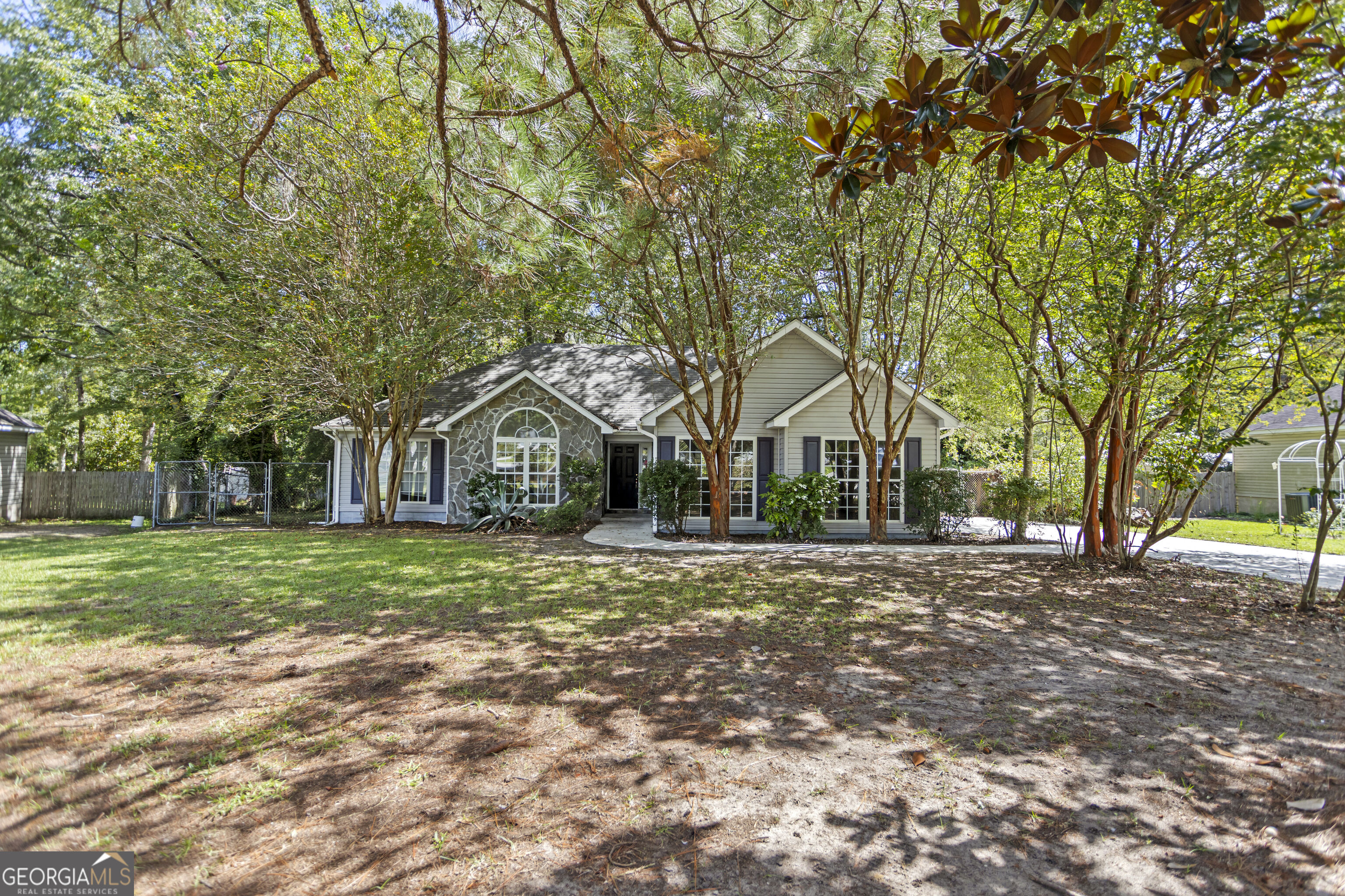 2131 Alexis Drive Property Photo 2