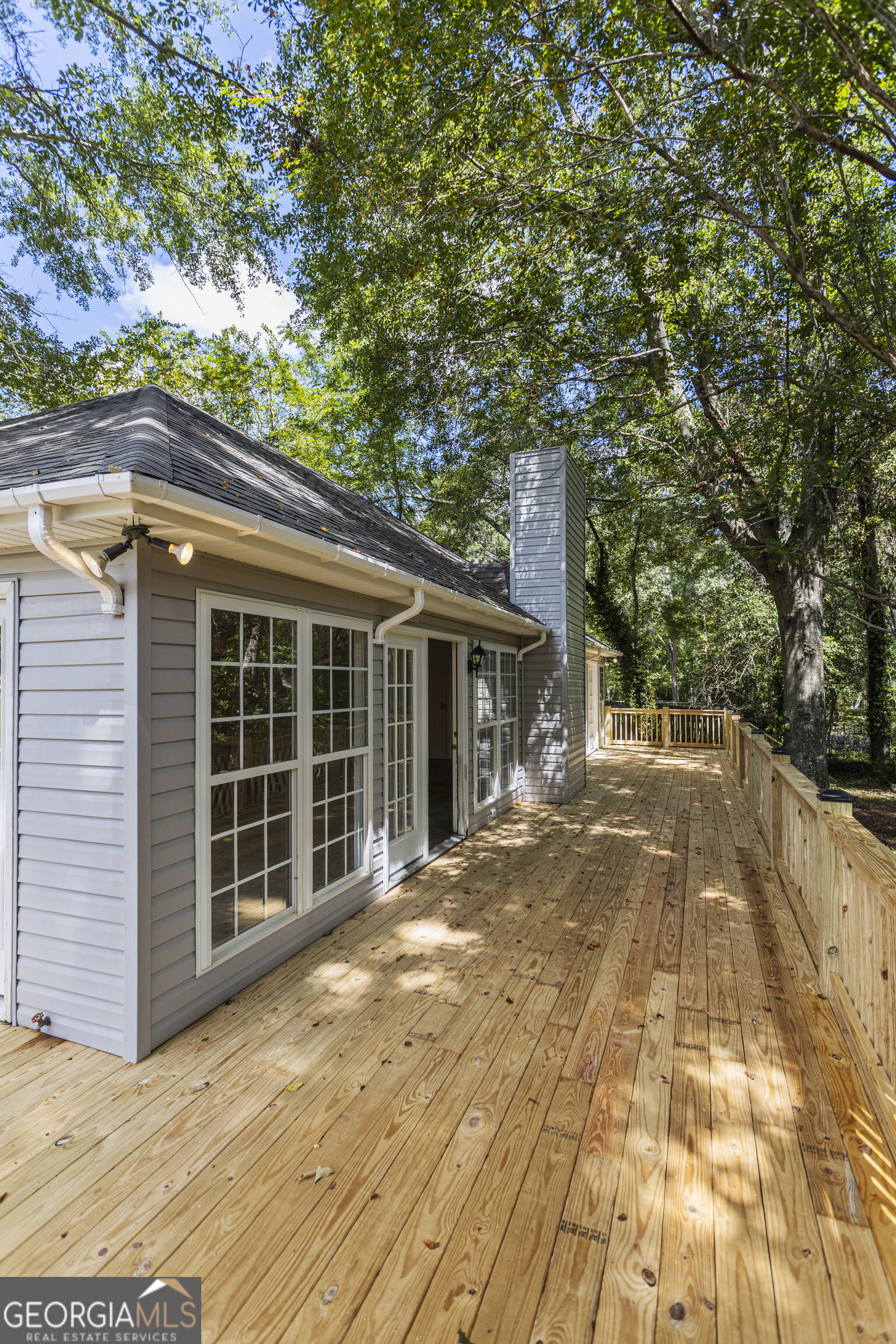 2131 Alexis Drive Property Photo 4