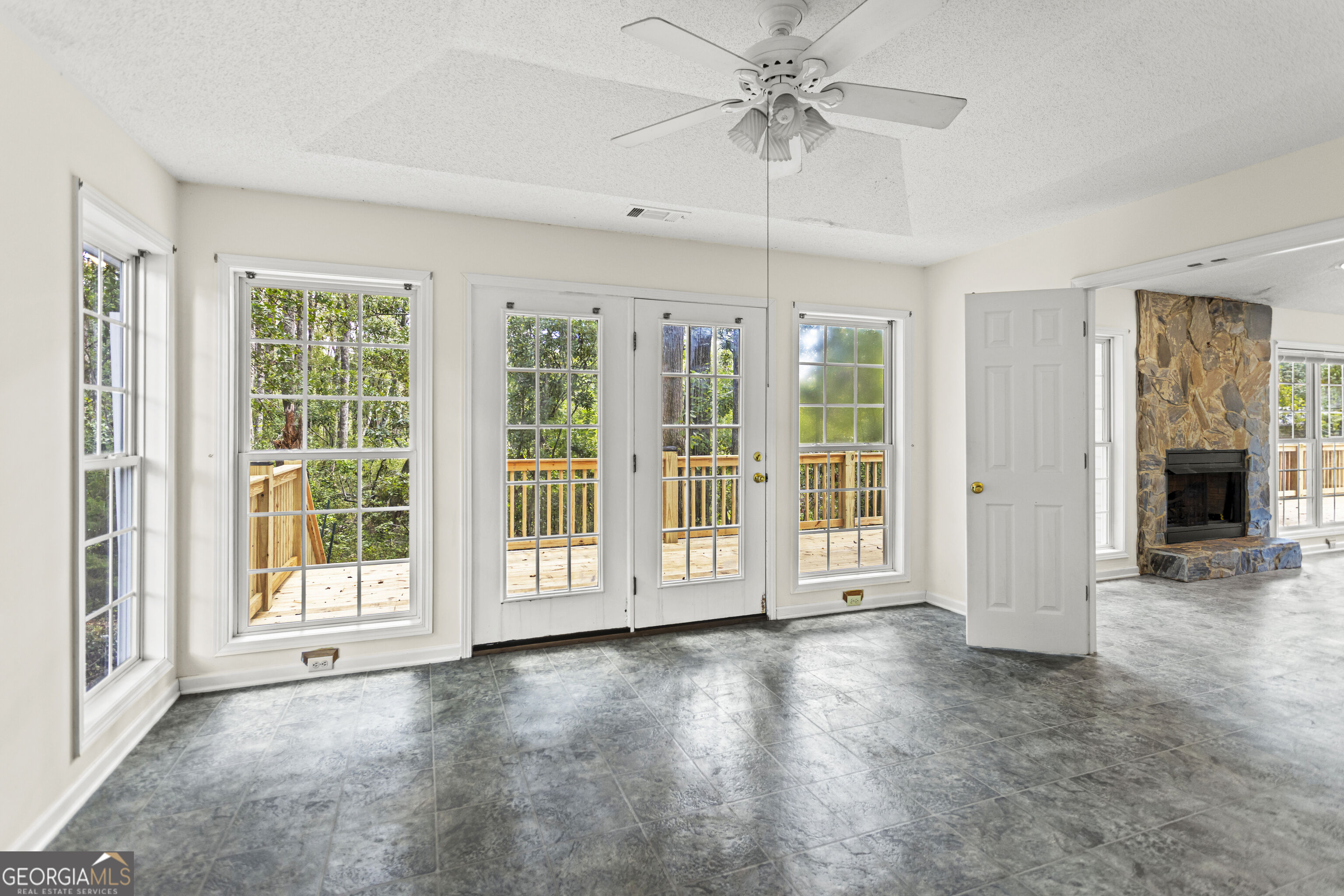 2131 Alexis Drive Property Photo 18