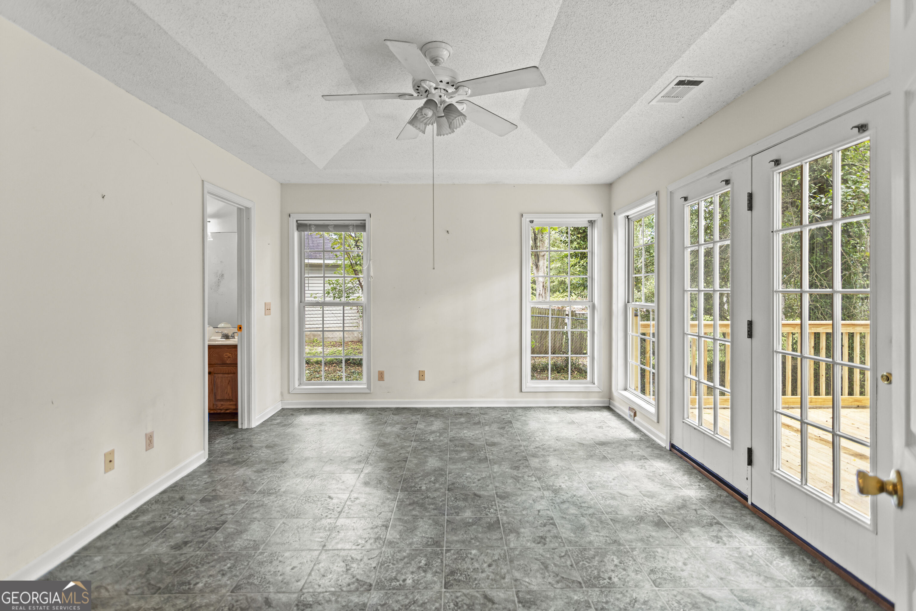 2131 Alexis Drive Property Photo 22