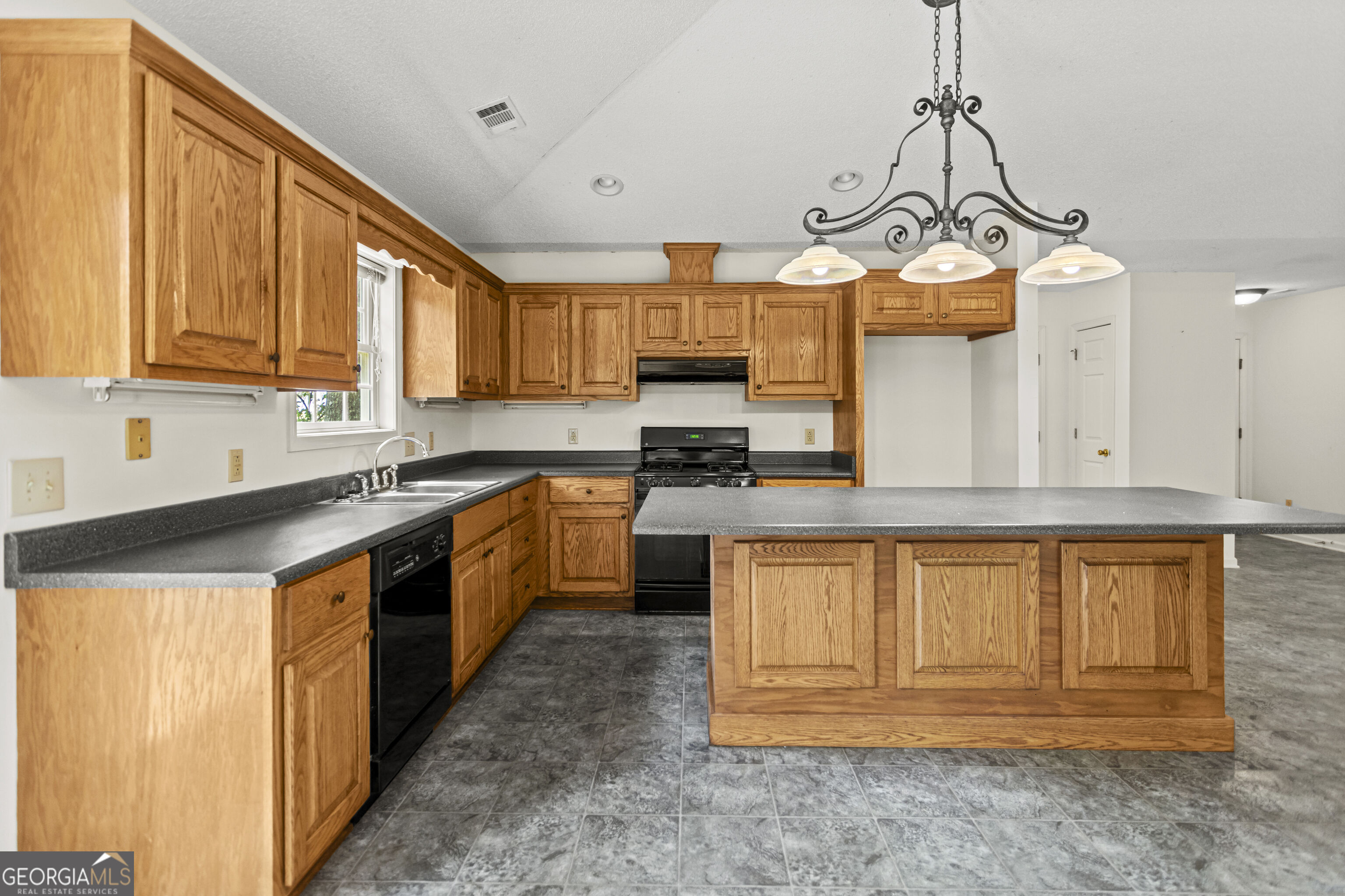 2131 Alexis Drive Property Photo 25