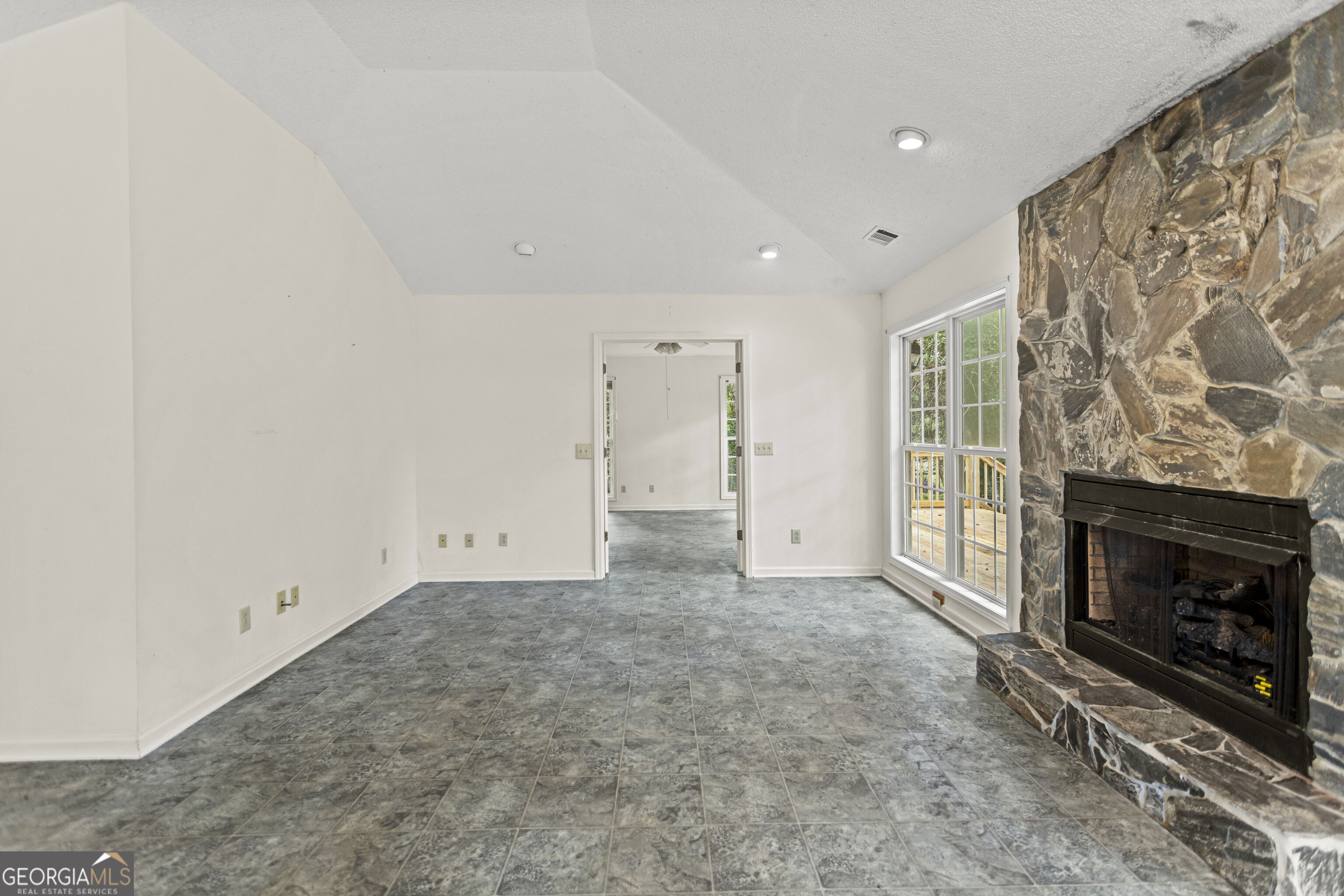 2131 Alexis Drive Property Photo 26