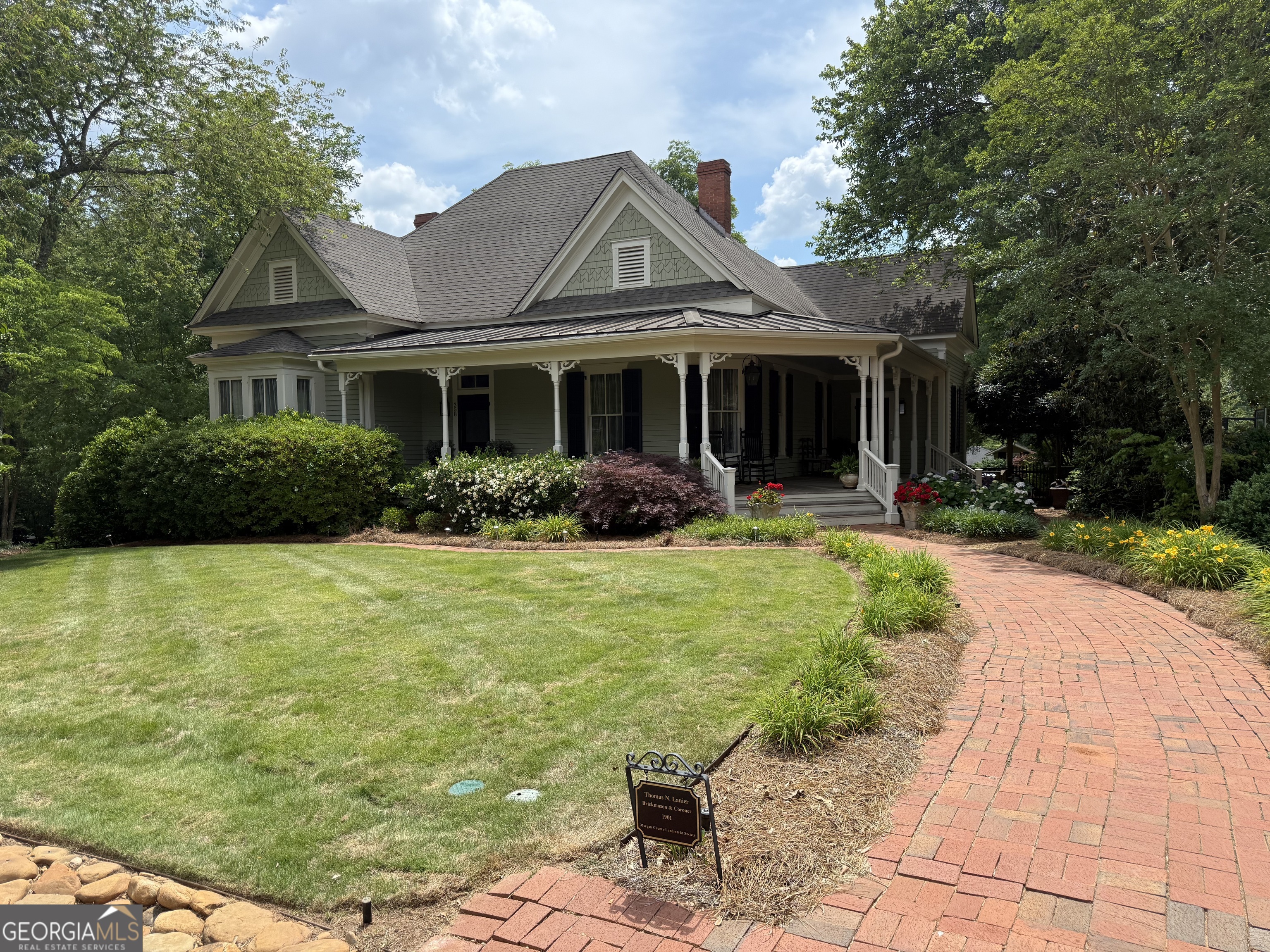 358 Pine Street Property Photo 4