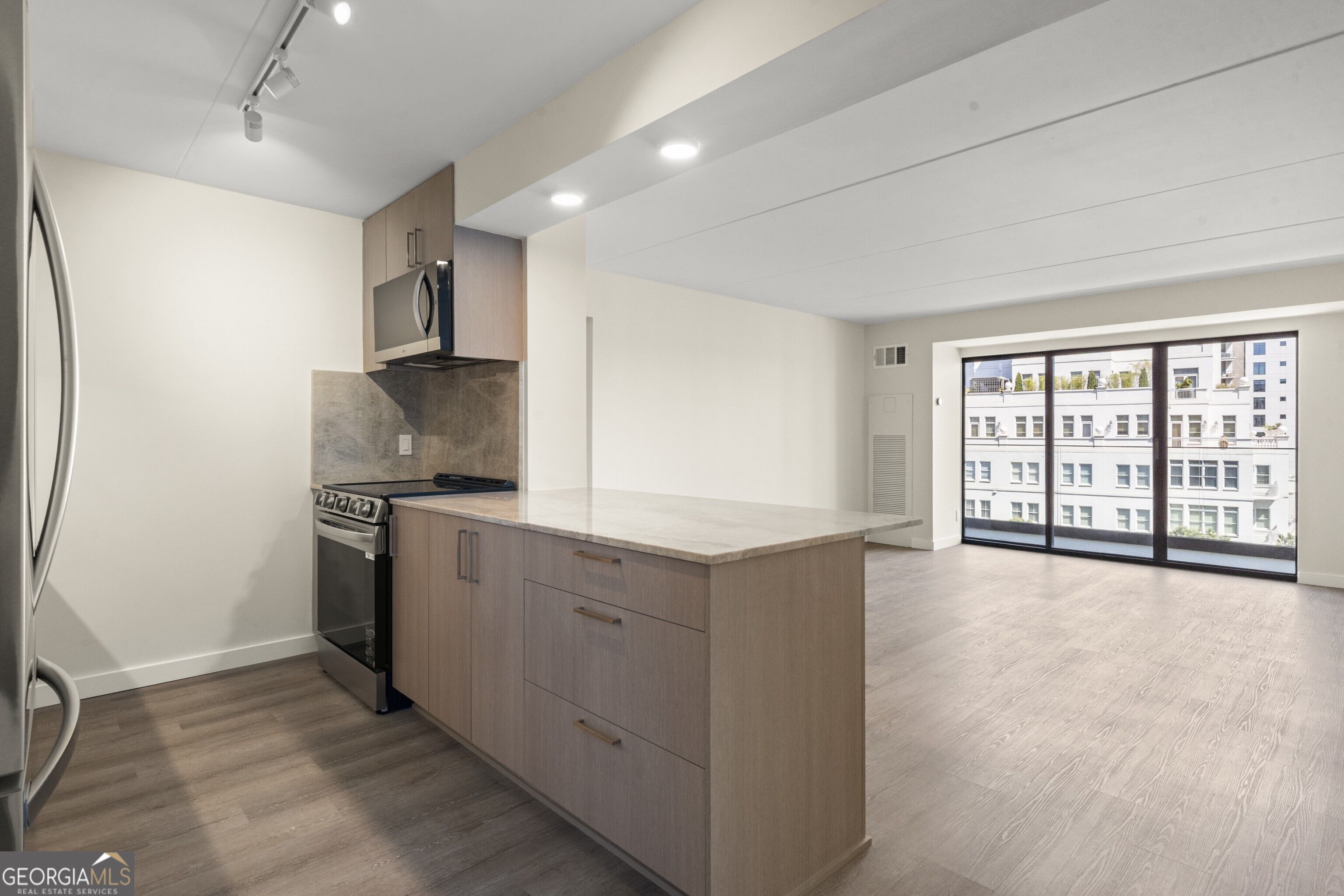 2460 Peachtree Road Ne # 903 Property Photo 1