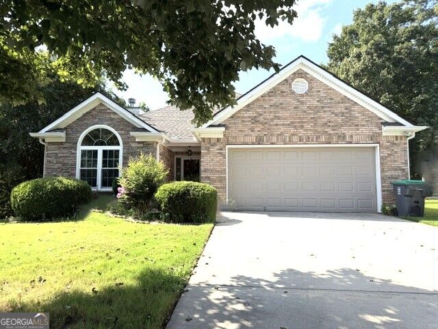 1102 Strath Clyde Way Property Photo 1