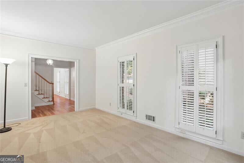 1090 Applecross Drive Property Photo 5