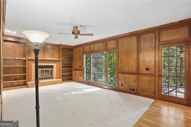 1090 Applecross Drive Property Photo 7