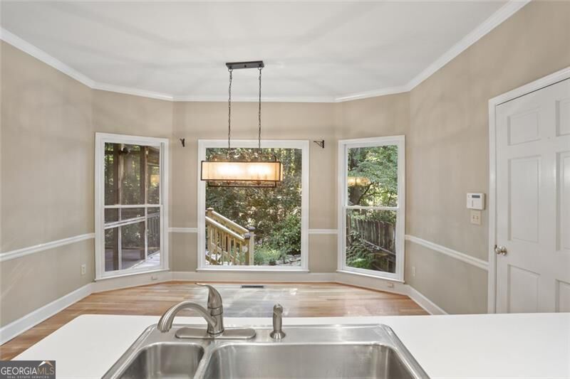1090 Applecross Drive Property Photo 14