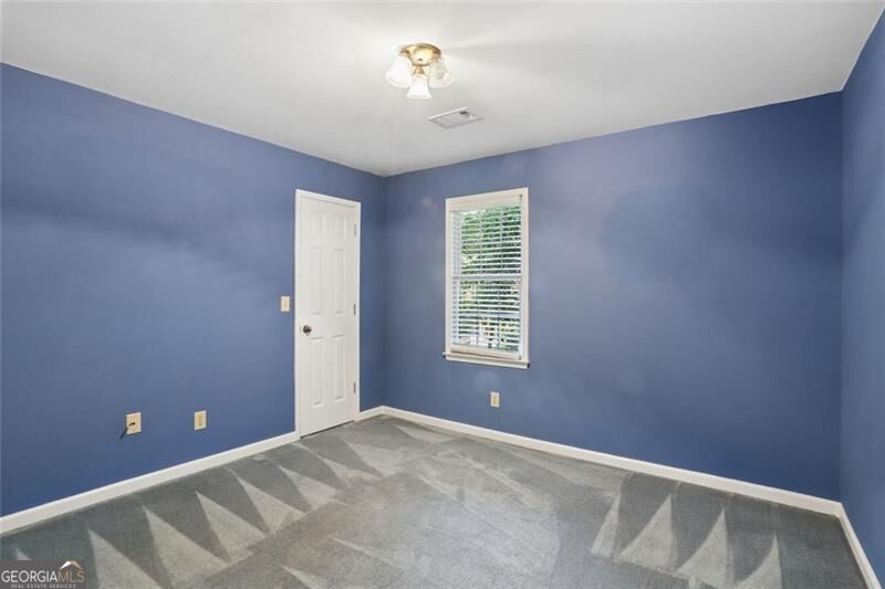 1090 Applecross Drive Property Photo 28