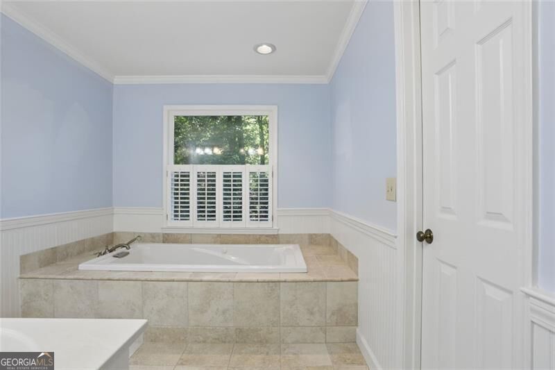1090 Applecross Drive Property Photo 42