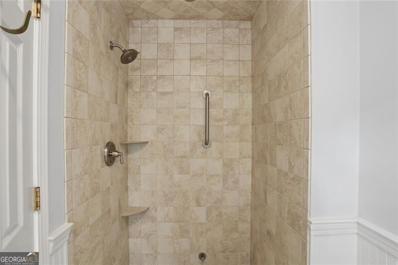 1090 Applecross Drive Property Photo 44