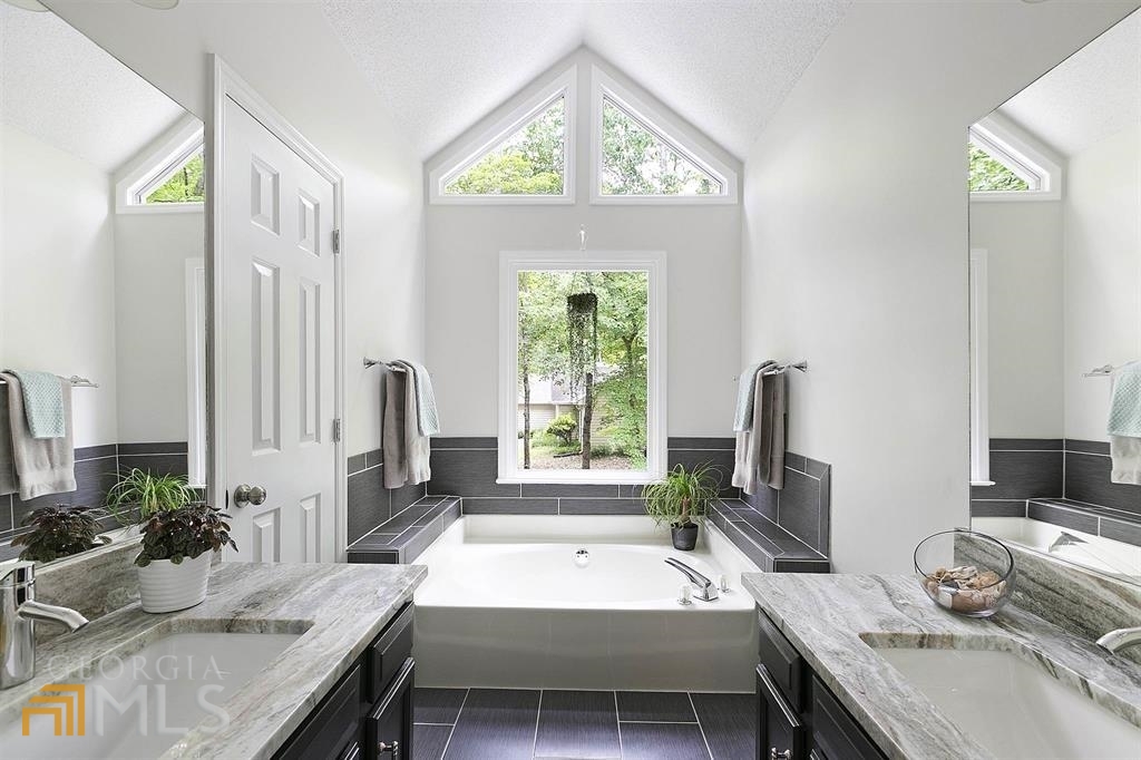 210 Spring Forest Way Property Photo 6