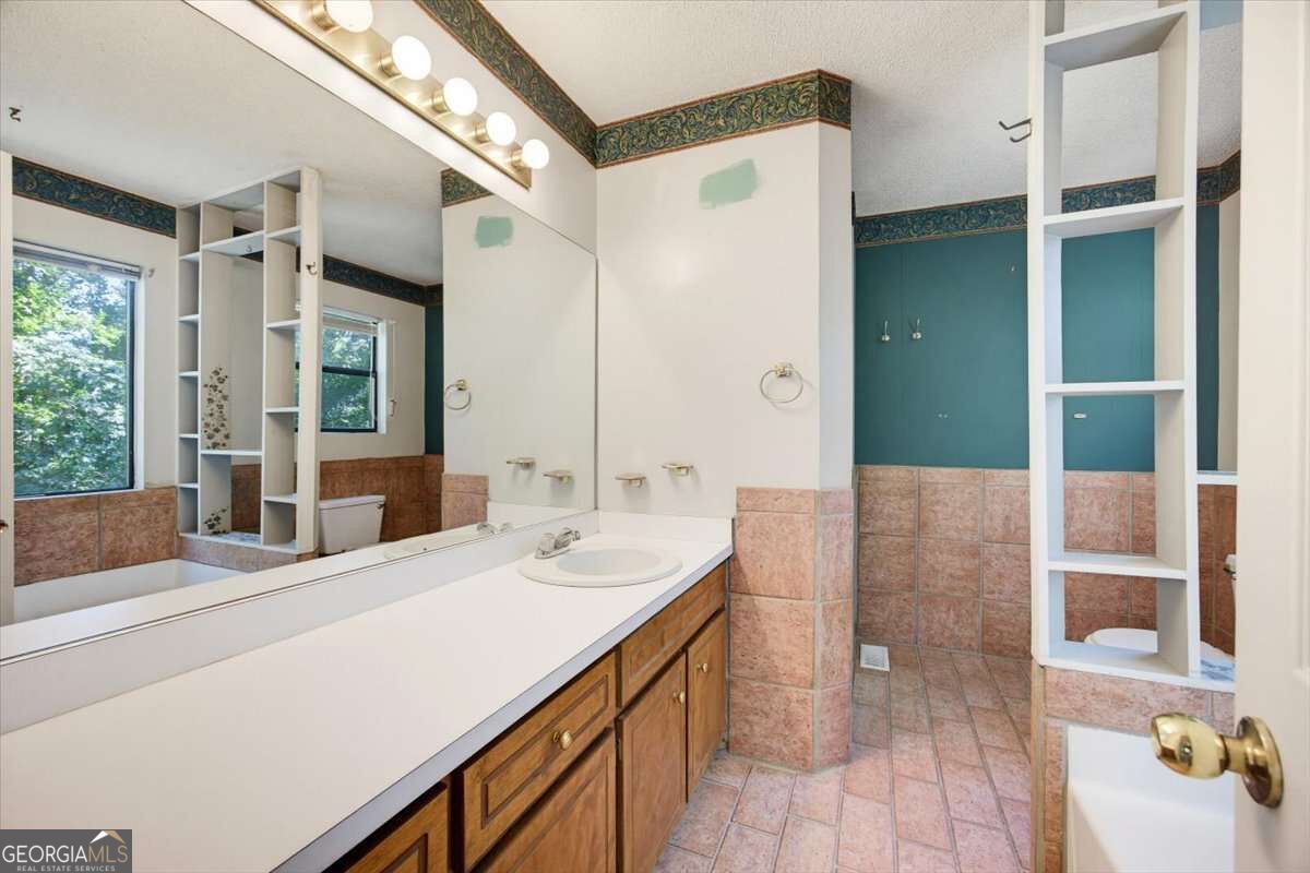 138 Hickory Trail Property Photo 18