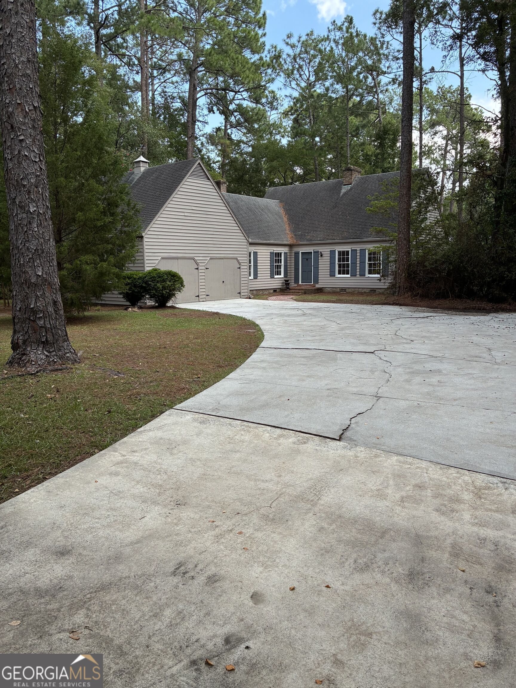 108 Dumbarton Drive Property Photo 1