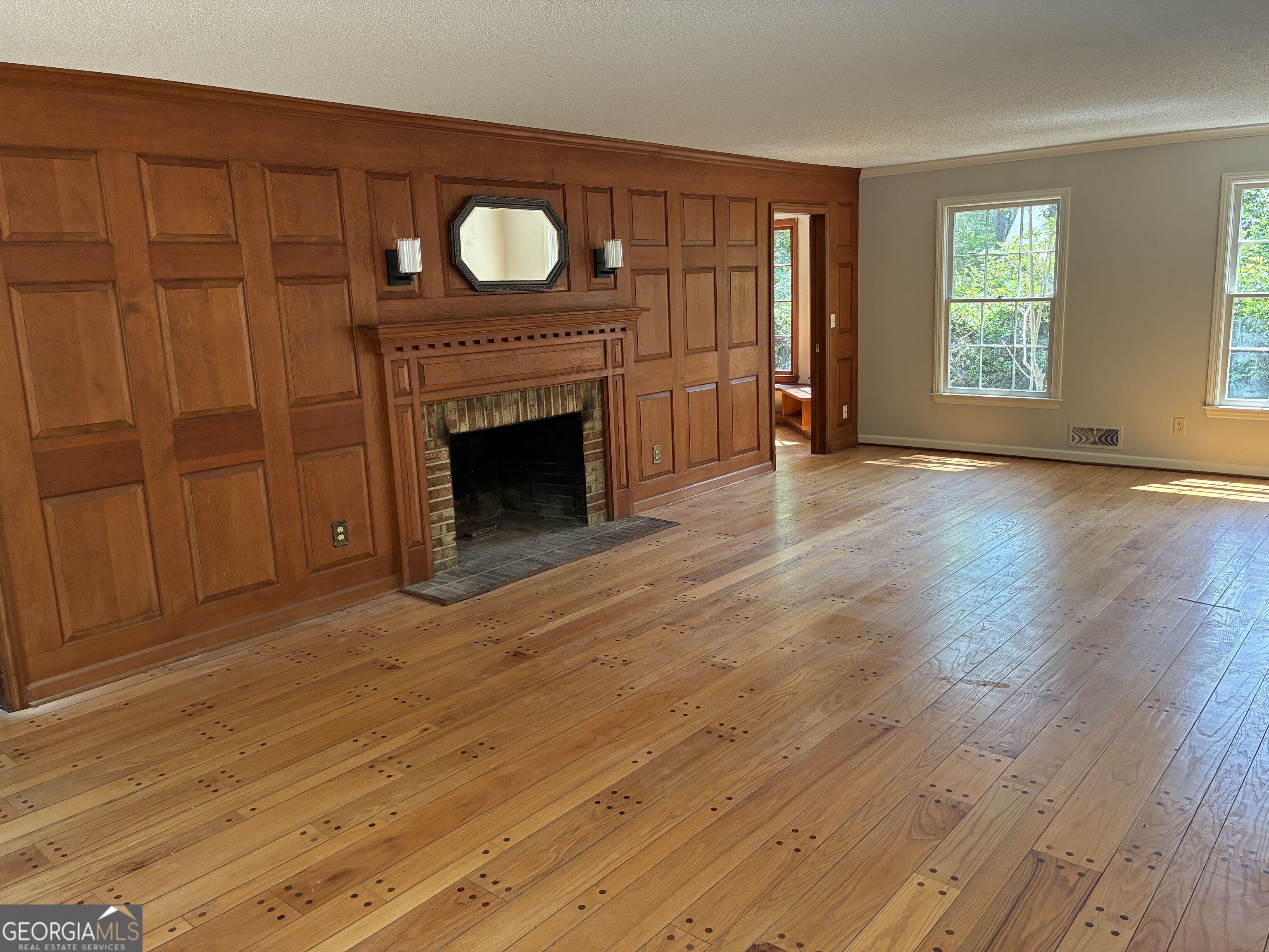 108 Dumbarton Drive Property Photo 4