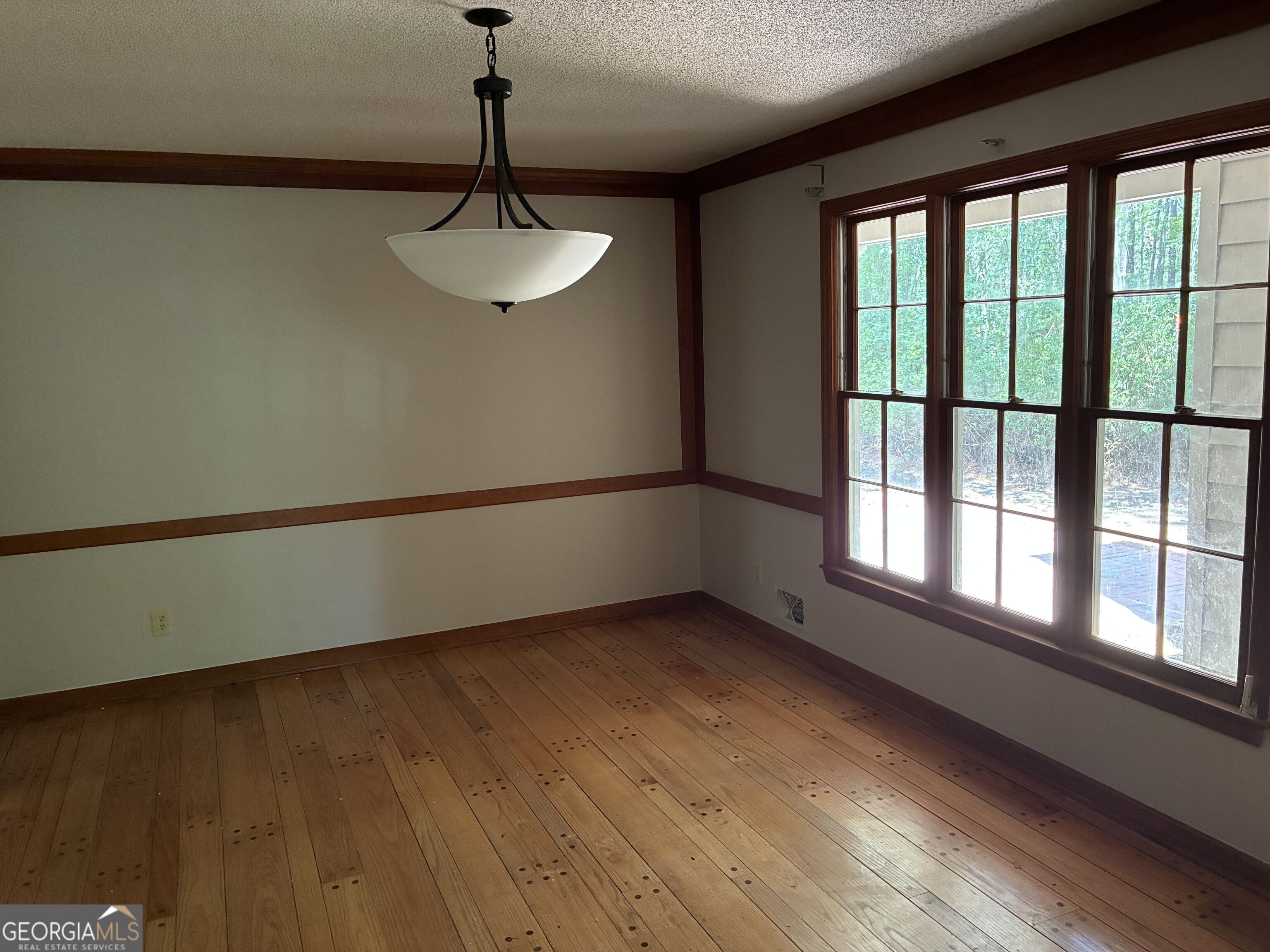 108 Dumbarton Drive Property Photo 5