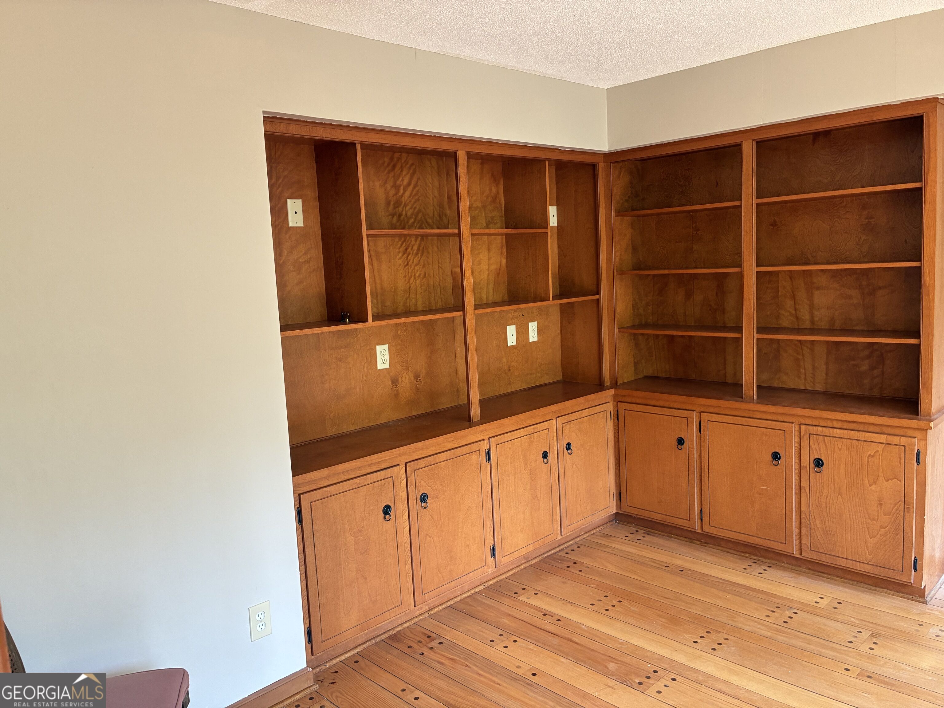 108 Dumbarton Drive Property Photo 7