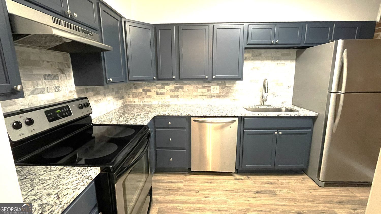 3091 Colonial Way # A4 Property Photo 2