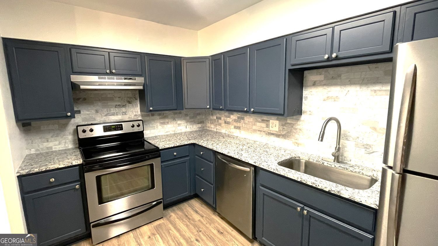3091 Colonial Way # A4 Property Photo 3