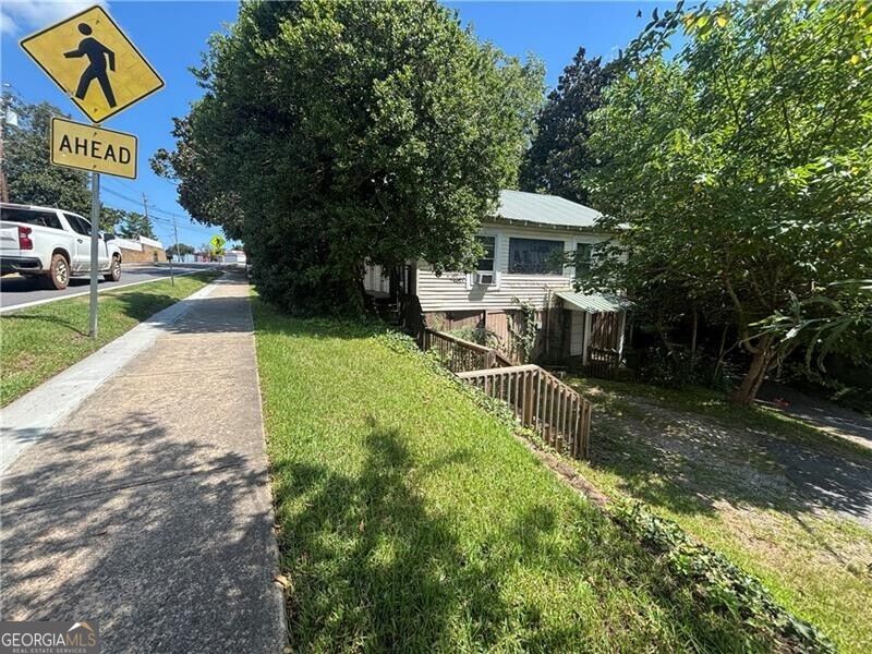 232 Main Street E Property Photo 15
