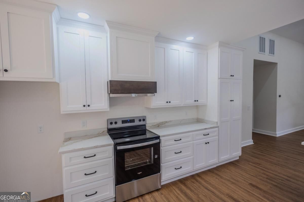 190 Cedar Pond Road Property Photo 7