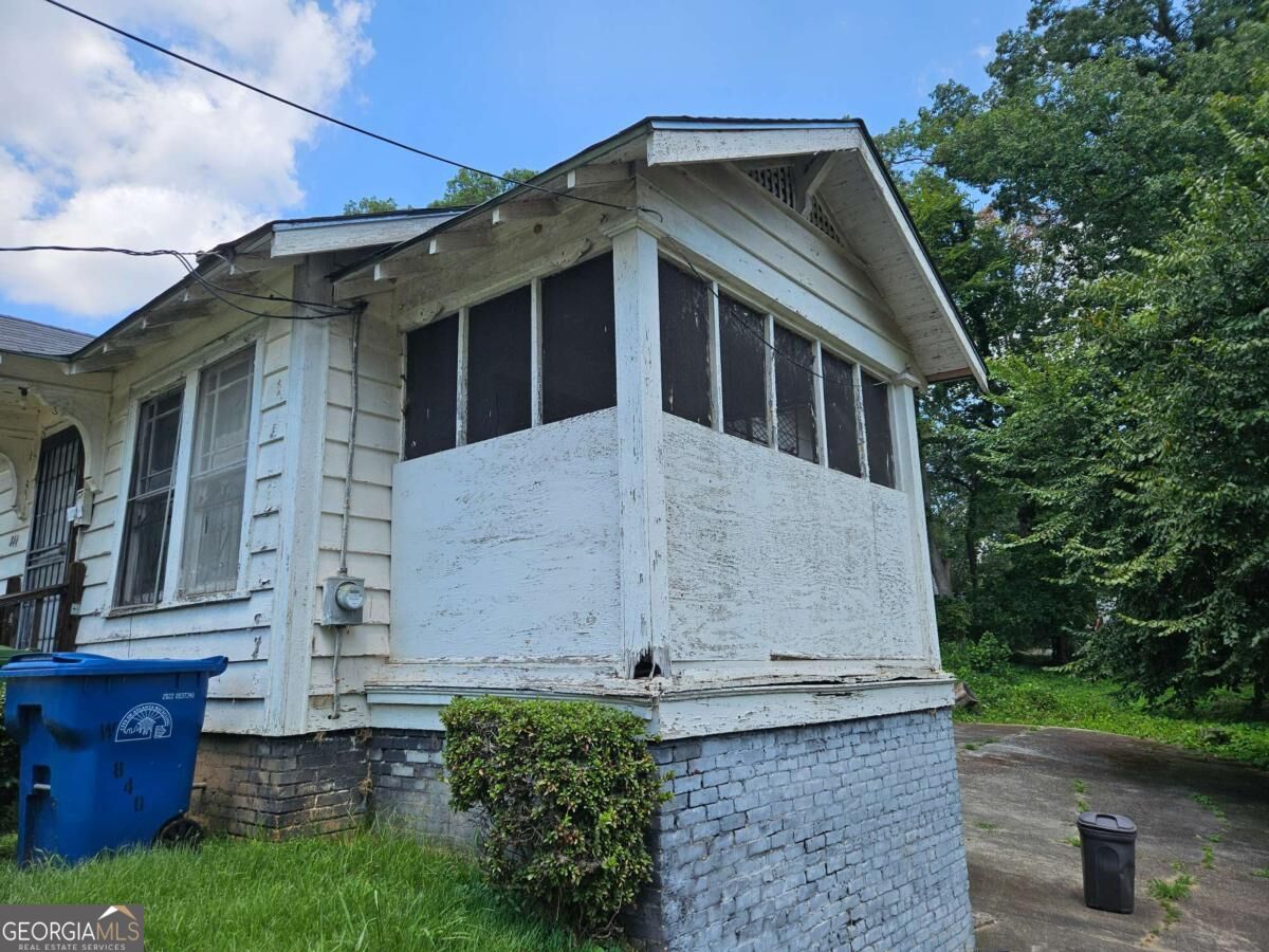 844 Westmont Road Property Photo 5
