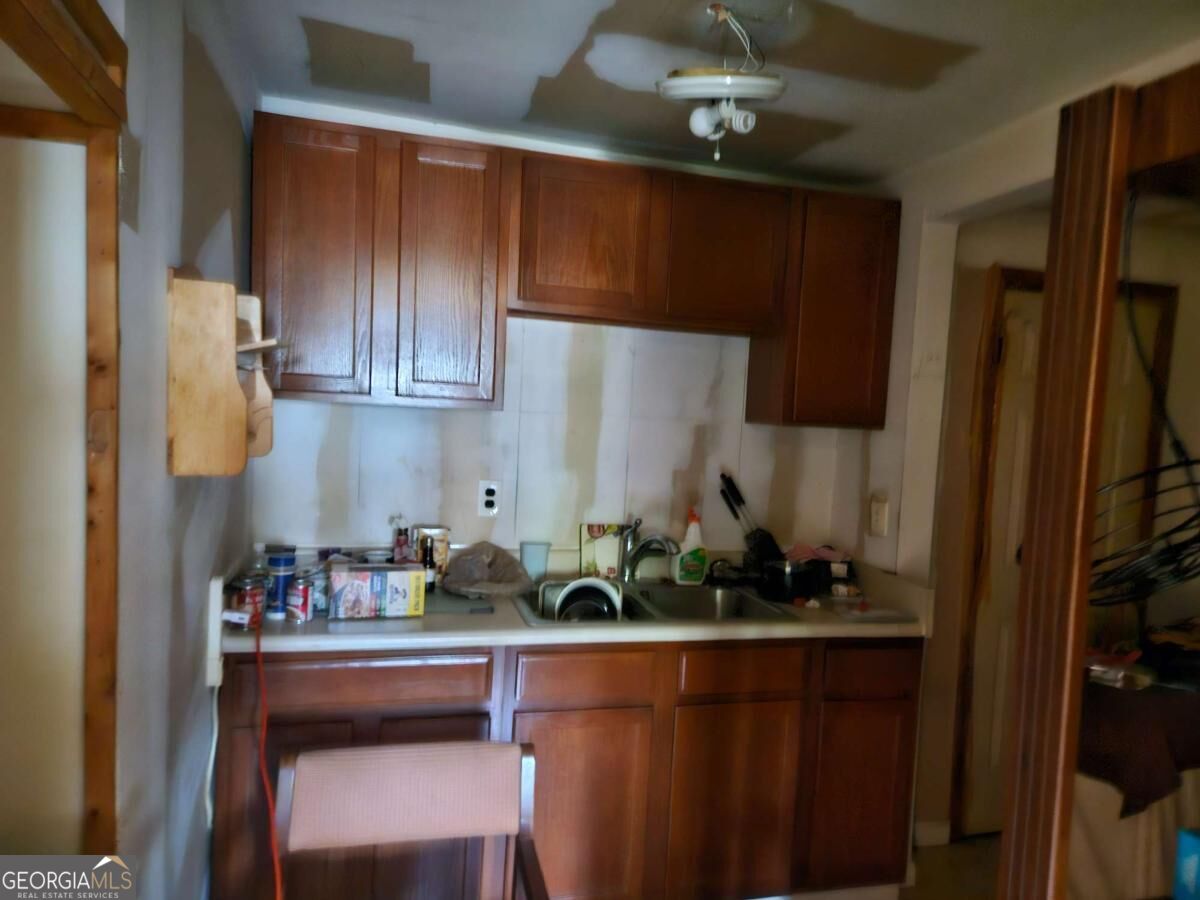 844 Westmont Road Property Photo 9