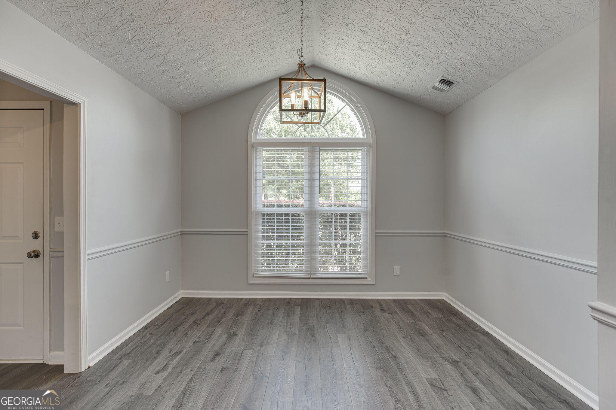 8860 Creekstone Place Property Photo 5