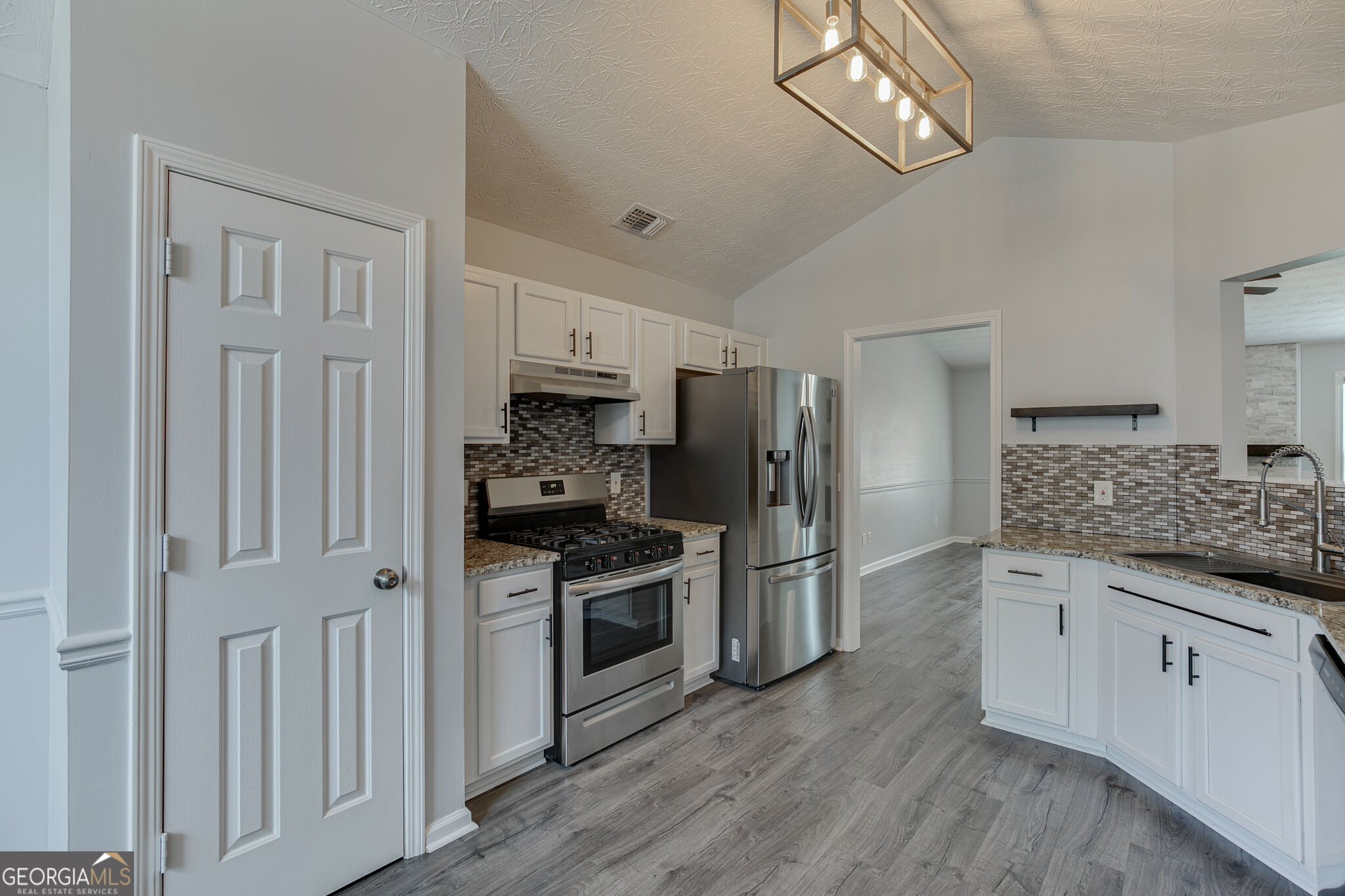 8860 Creekstone Place Property Photo 9