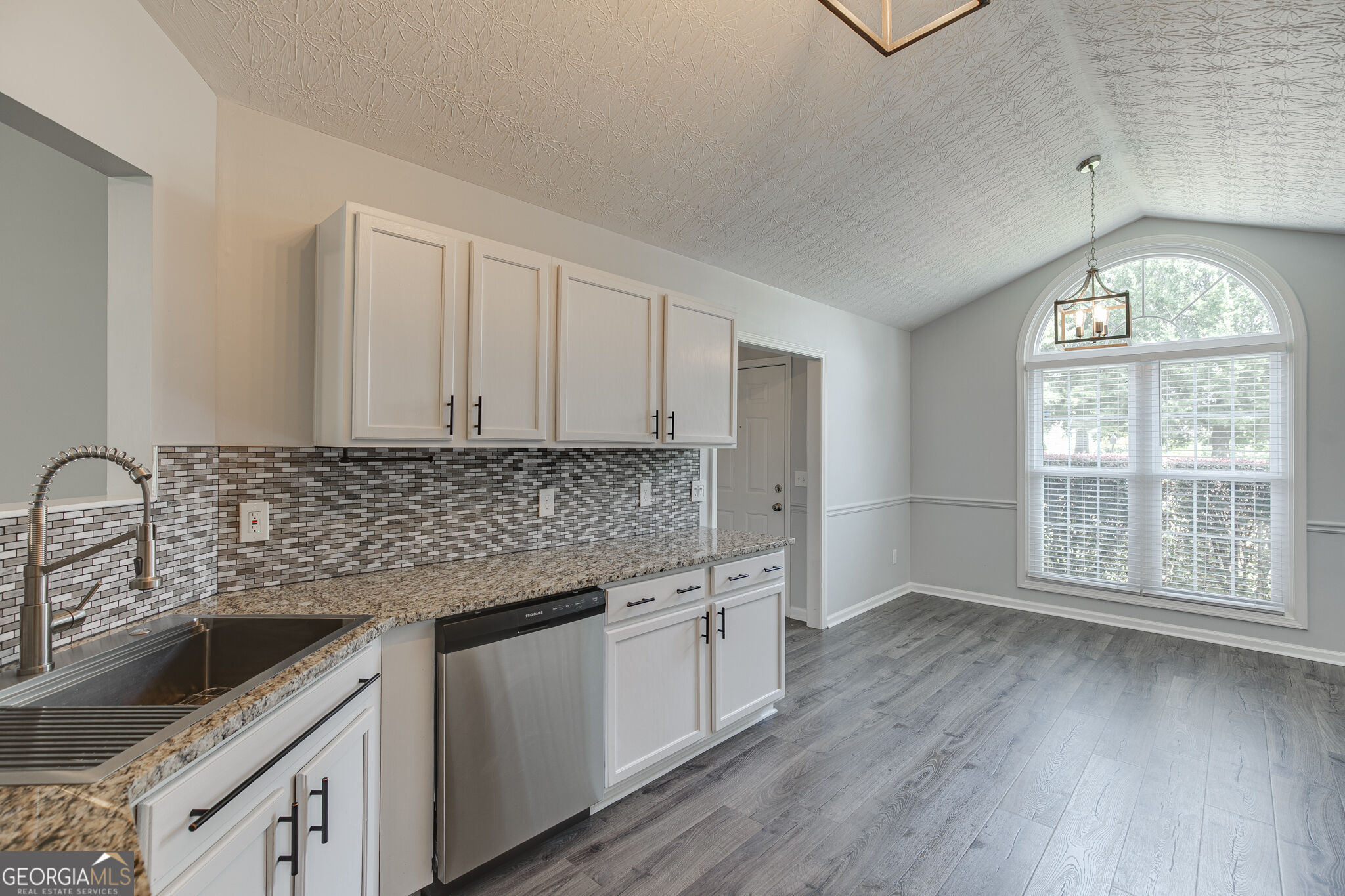 8860 Creekstone Place Property Photo 11