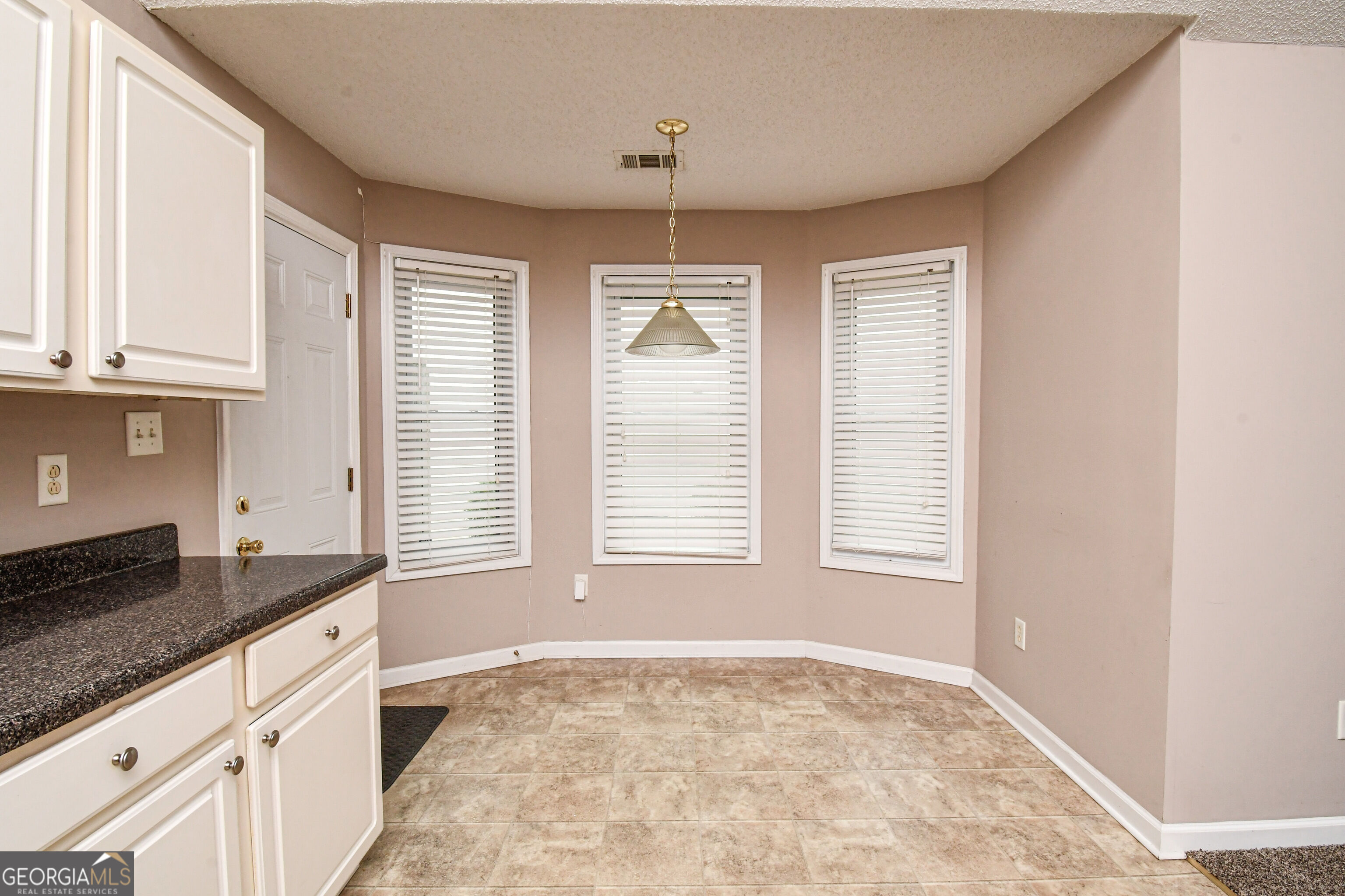 4747 Bob White Run Property Photo 8