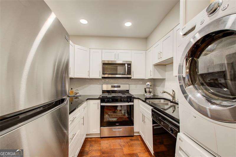 2479 Peachtree Road Ne # 304 Property Photo 9