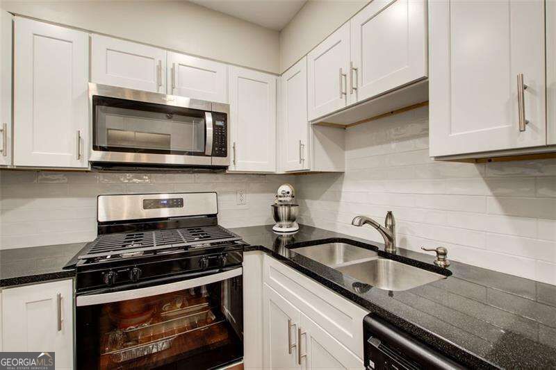 2479 Peachtree Road Ne # 304 Property Photo 10