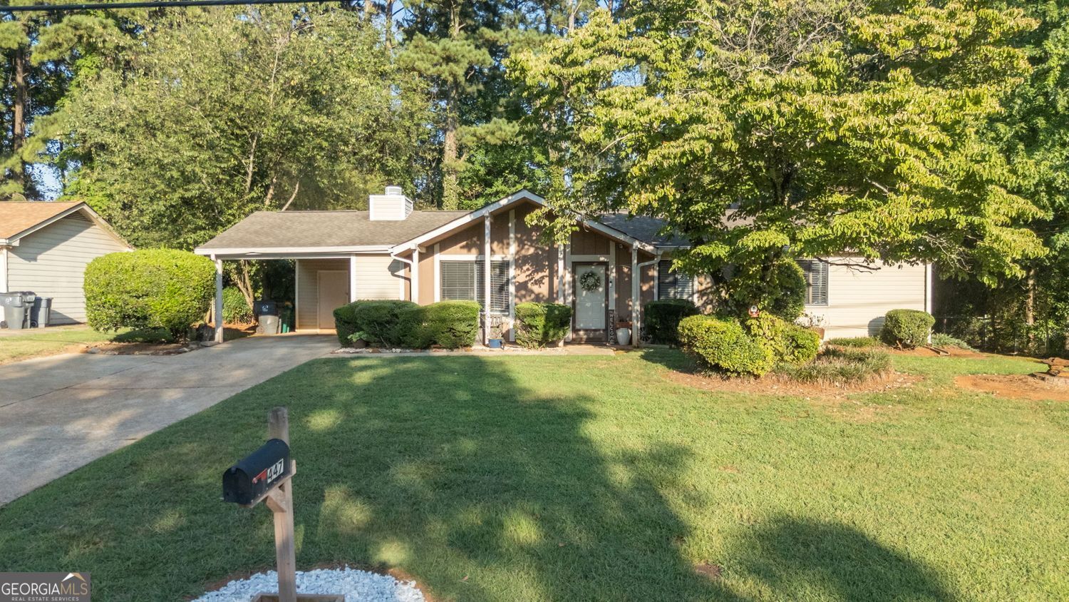 447 Summerville Drive Nw Property Photo 1