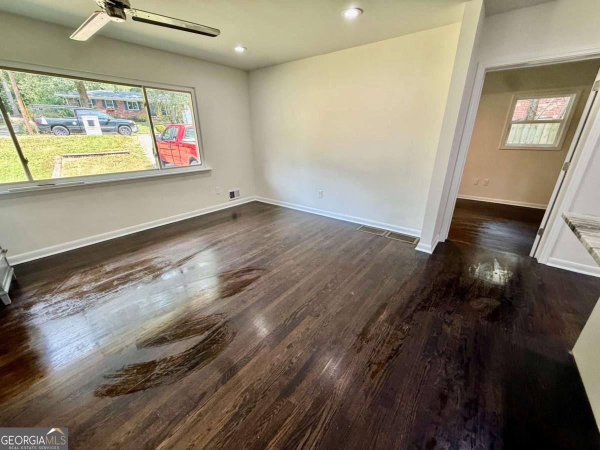 2241 Colleen Court Property Photo 6