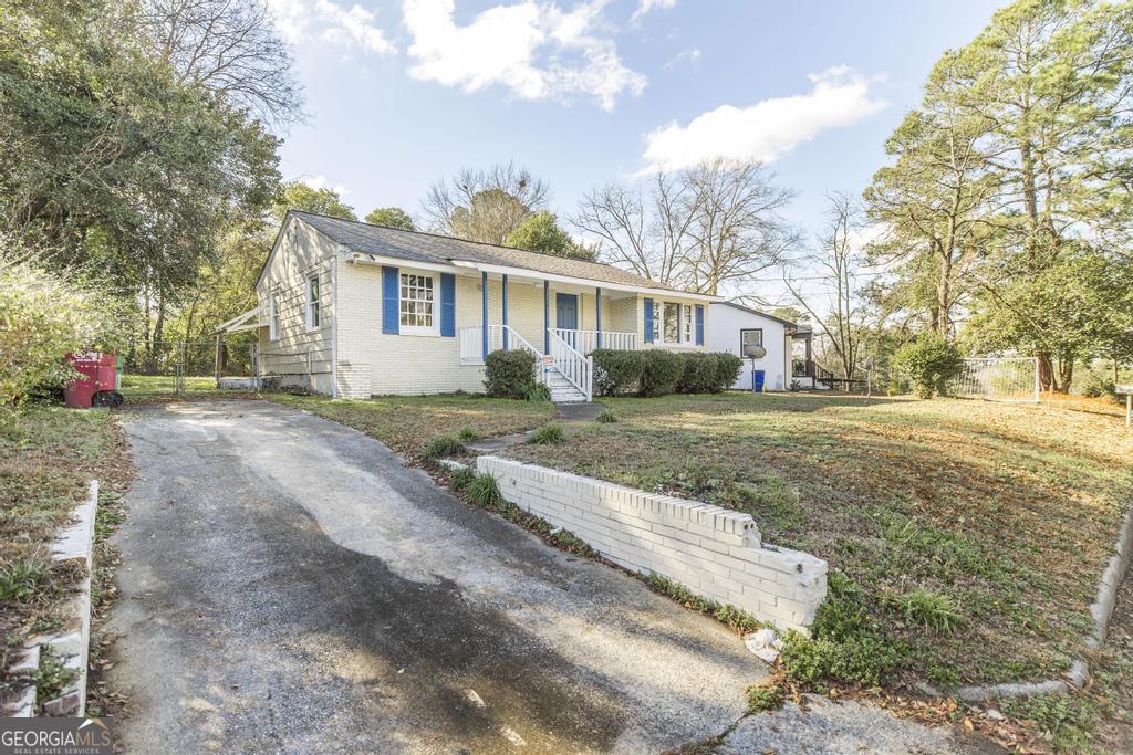 1334 Lakeview Drive Property Photo 2