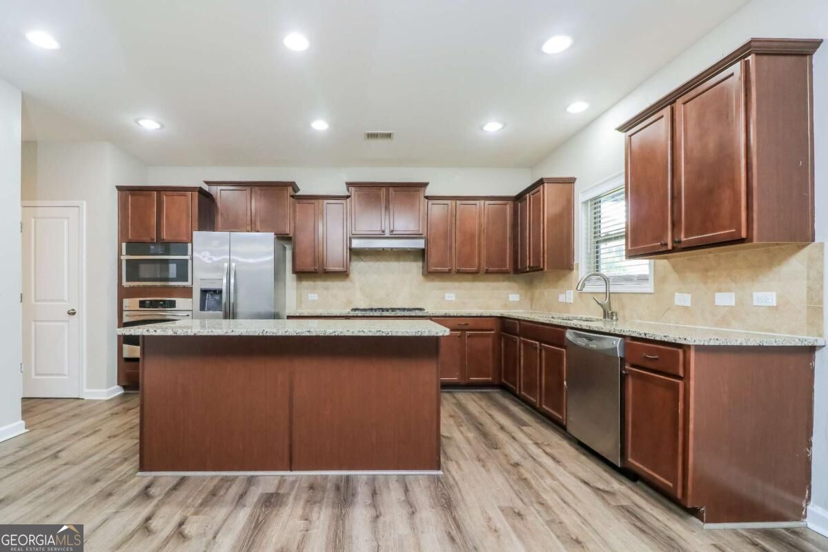 4884 Sydney Lane Property Photo 14
