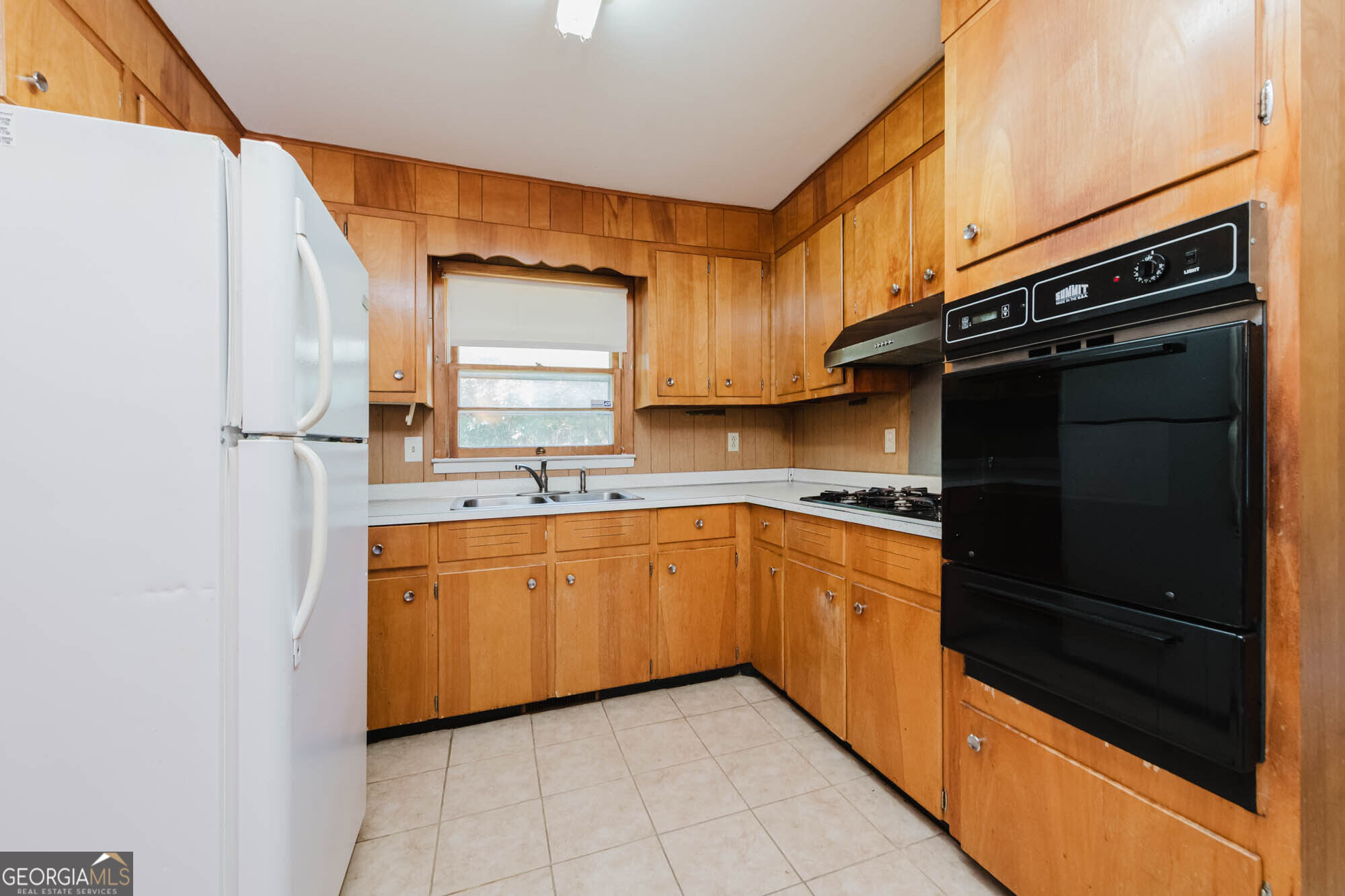 200 Heather Street Property Photo 2